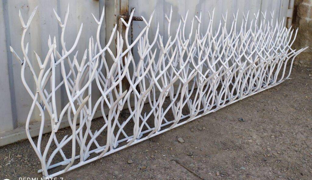 نصب حفاظ آهنی شاخ گوزنی دیواری با رنگ کوره ای الکترواستاتیک