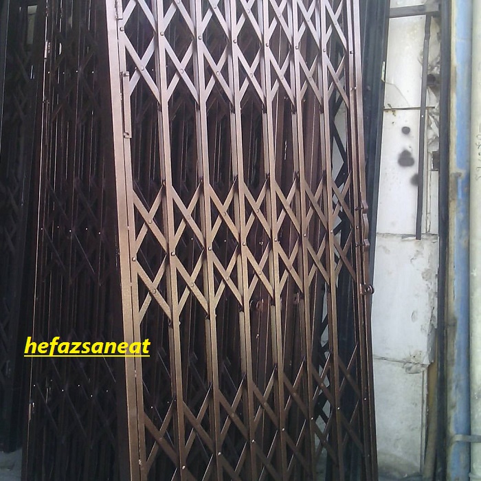 کاربرد حفاظ آکاردئونی فولادی پشت درب